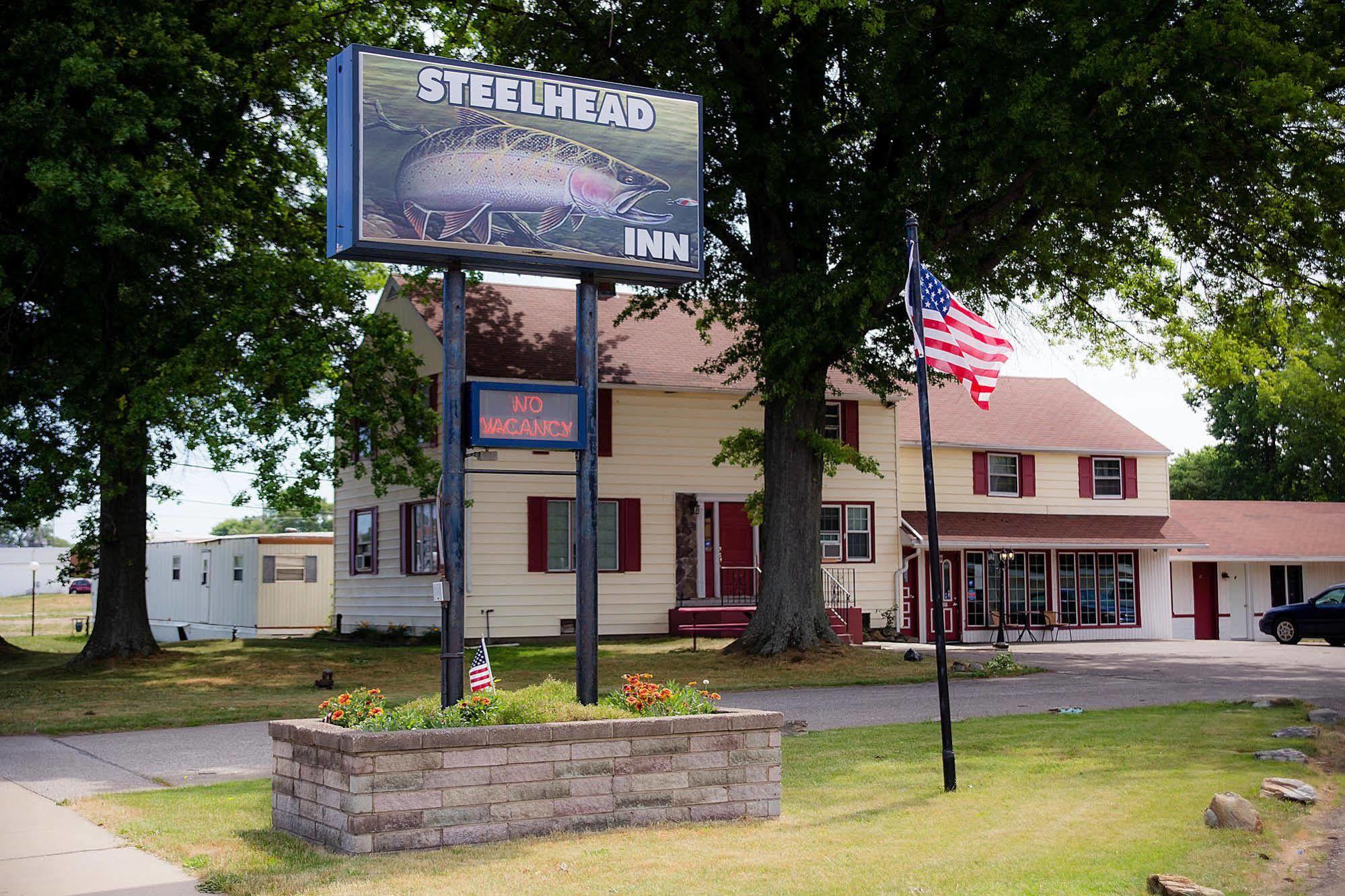 Steelhead Inn Ери Екстериор снимка